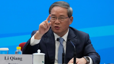 China PM warns against a global AI 'monopoly'