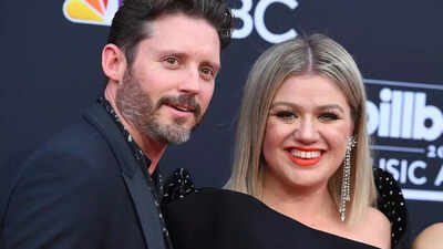 Kelly Clarkson's ex-husband Brandon Blackstock dies at 48: 'He passed away peacefully'