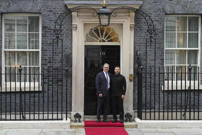 'EXPEL Ukrainians...': Poland's Big Order Before Trump-Putin Alaska Summit; Zelensky Cornered? 'EXPEL Ukrainians...': Poland's Big Order Before Trump-Putin Alaska Summit; Zelensky Cornered?