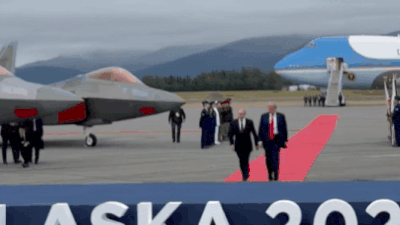 B-2 stealth bomber thundered across skies over Putin’s head in Alaska Show of force by US: B-2 stealth bomber thundered across skies over Putin’s head in Alaska; watch
