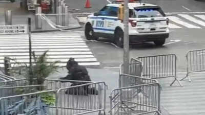 Times Square subway evacuated after suspicious package found, bomb squad investigates