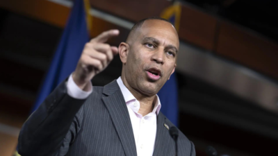 Hakeem Jeffries (AP) Gerrymandering face-off: Hakeem Jeffries hits back at GOP; says ready for redistricting push in blue states