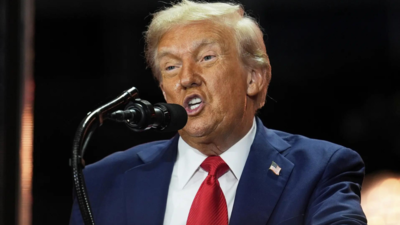 President Trump HONORS Charlie Kirk While Leaving White House for Arizona Memorial | WATCH President Trump HONORS Charlie Kirk While Leaving White House for Arizona Memorial | WATCH