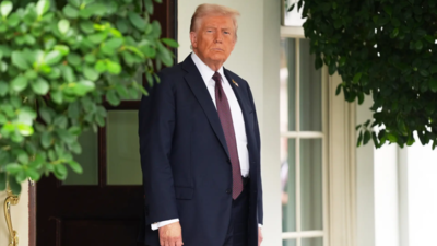 Trump 'Drops In' At Defence Meet, Stuns Pete Hegseth, Top Generals; Power Move On Camera