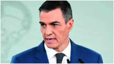 Spain bans Israel-bound weapons ships, planes; Tel Aviv calls move anti-semitic