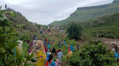 Sudan rescuers pull 370 bodies from Darfur landslide (Pic credit: AP) Sudan rescuers pull 370 bodies from Darfur landslide