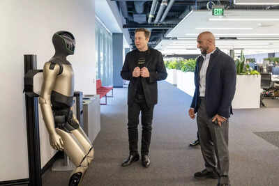 Elon Musk, UAE Media Chief Discuss AI and Media Future at Tesla HQ UAE Media Chief meets Elon Musk at Tesla HQ, invites him to Abu Dhabi BRIDGE Summit