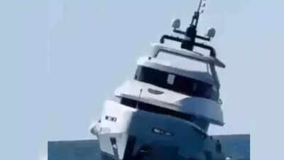 . Yacht goes down just 15 minutes into first trip; owner and crew jump into sea – watch
