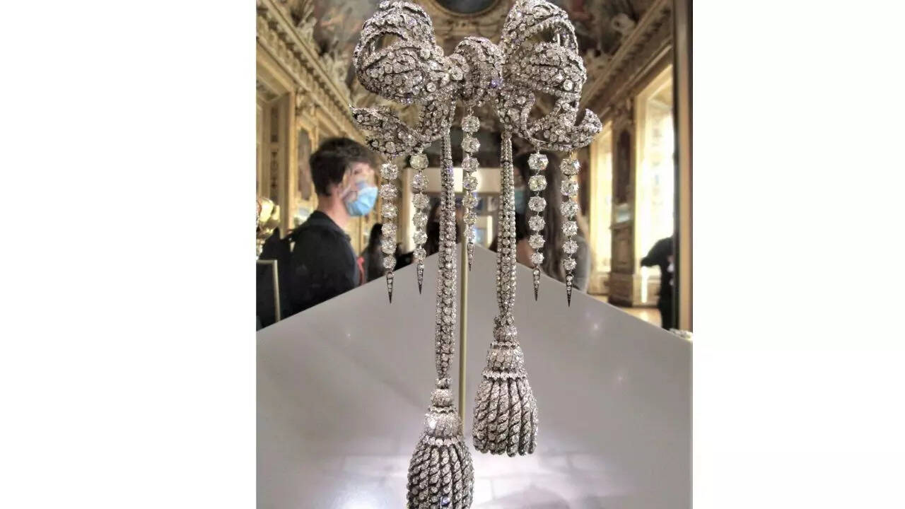 . Large Bodice Knot (Brooch) of Empress Eugénie