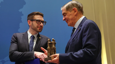 Alex Soros accepts the European Civil Rights Prize of the Sinti and Roma from Romani Rose (Image credits: AP) George Soros receives prize for work on Roma, Sinti rights
