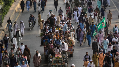 Supporters of Islamist party 'Tehreek-e-Labbaik Pakistan' take part in a rally to show their solidarity with Palestinian people, in Lahore (AP photo) Pakistan violence over pro-Palestine march: 2 killed, 50 wounded in clashes with police in Lahore; roads blocked, internet suspended