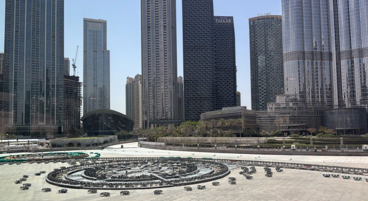 Dubai Fountain Drained