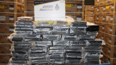 Indian-origin truck driver arrested by Canada authorities with 77 kg of heroine coming from the US. Indian-origin truck driver arrested on US-Canada border with 77 kg cocaine; charged with drug import attempt