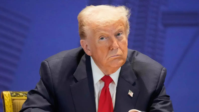 Fabulist Donald Trump indicates trade deal with India imminent