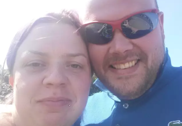 Jade Tabra married Adam Kemp, her partner of 19 years, hours before she passed away (Picture: Adam Kemp/SWNS) Uk wedding coiuple