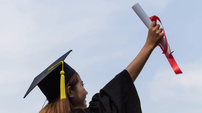 7 in 10 Hindus hold college degrees in US, highest among religious groups: Study