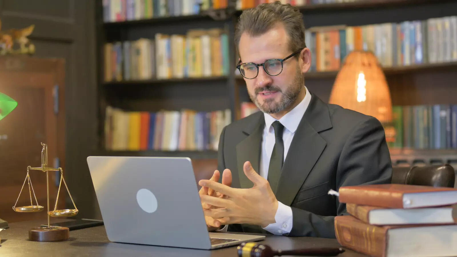 Unlicensed Legal Advice Under Fire as Kuwait Files Complaints