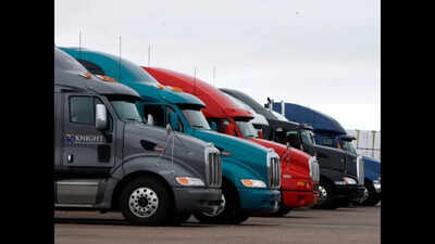 <p>11 Indian truck drivers have been arrested in the US. All of them are in the country illegally.</p>
<p>” decoding=”async” fetchpriority=”high”></p>
</div>
<div>
<p><span title= 11 Indian truck drivers arrested in US, all found to be illegals with commercial licenses
