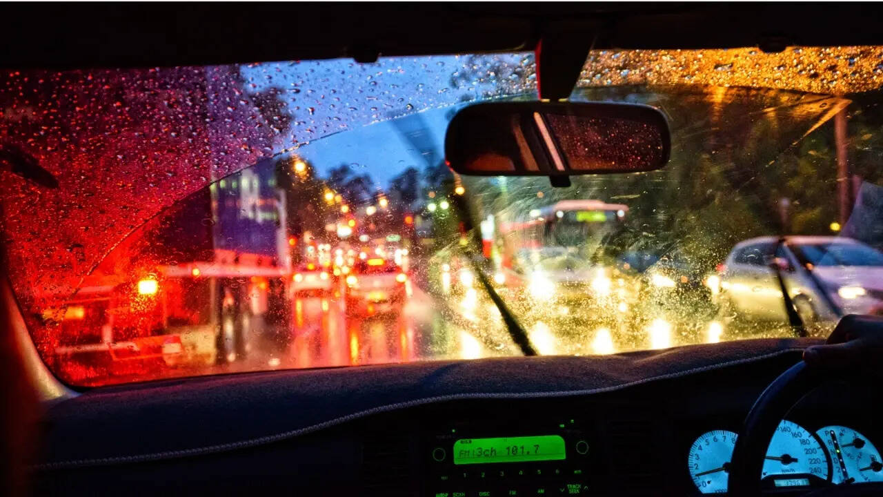 Stuck in Traffic During UAE Rains? You Might Be Getting Paid for It
