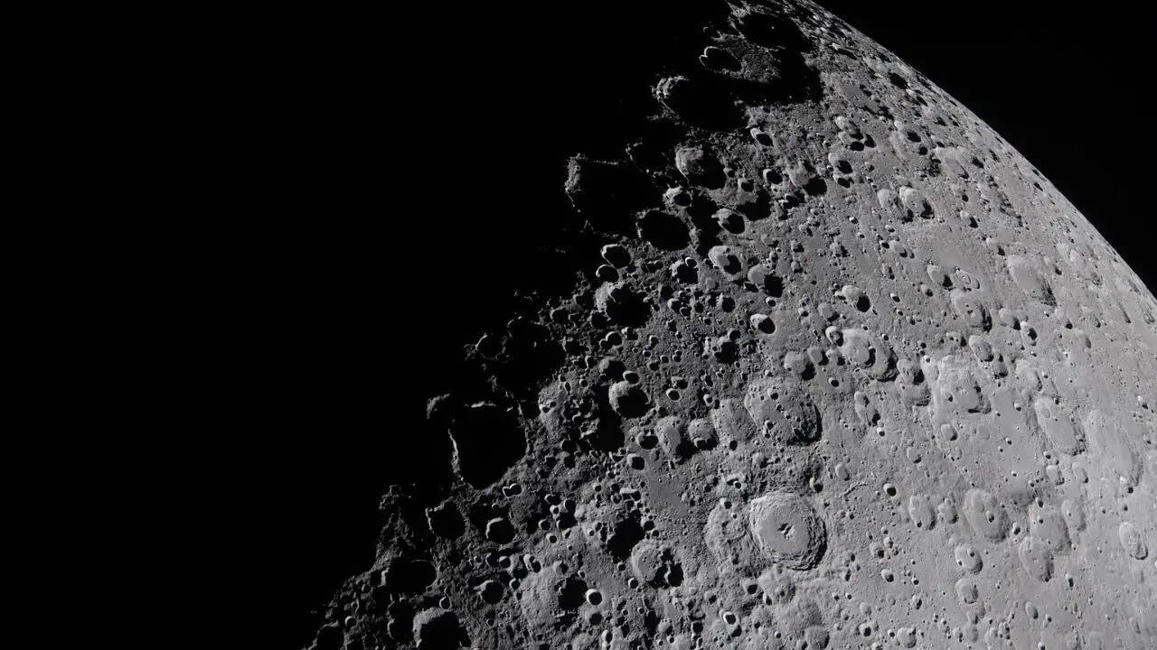 Close-up capture of the Moon's craters (Image credit: Nasa)