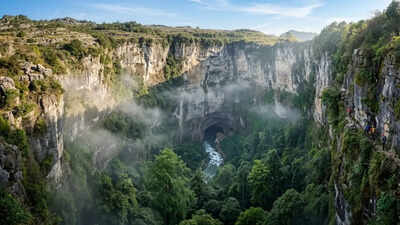 How China’s deepest sinkhole formed its own microclimates