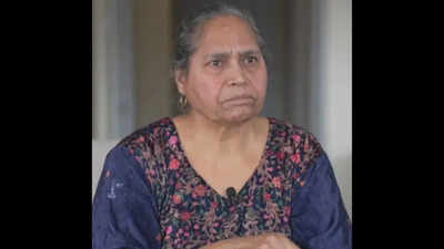 <p>Indian woman in Canada was robbed when she was on her daily walk. (Photo: CP 24)</p>
<p>” decoding=”async” fetchpriority=”high”></p>
</div>
<div>
<p><span title= Indian woman in Canada shocked after being victim of 'distraction theft', four gold bangles taken off wrists