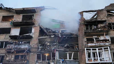 US Issues Alert Over Risk of Imminent Russian Air Attacks After Ukraine’s Dorm Strike In Luhansk US Issues Alert Over Risk of Imminent Russian Air Attacks After Ukraine’s Dorm Strike In Luhansk