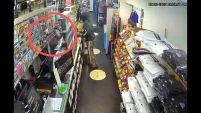 Indian-origin woman was shot dead at a convenience store in Virginia, US. Indian-origin woman killed at supermarket in Virginia; shooter had no connection with her, was later found dead