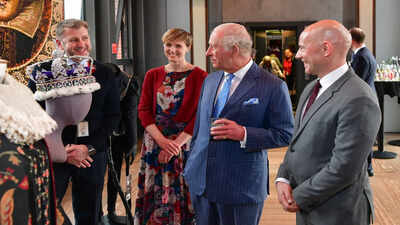Theatre crowd erupts as King Charles makes surprise entrance at Shakespeare performance / Image credit: @TheRoyalFamily King Charles surprises audience at Kenneth Branagh’s sold-out Shakespeare show in Stratford-upon-Avon