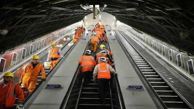 <p>London commuters brace for 4 days of tube strike disruption / Image: File </p>
<li></li>
<p>” decoding=”async” fetchpriority=”high”></p>
</div>
<div>
<p><span title= London tube strike confirmed after last-minute talks collapse, 4 days of disruption expected