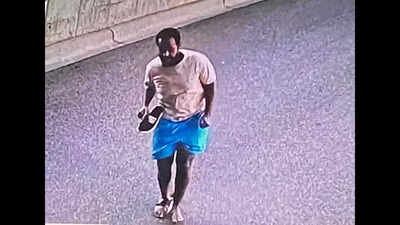 One of the 15 men, charged in the $90 million healthcare fraud in Minnesota, fled on foot when FBI agents went to arrest him. Who is Mohammed Omar, $90-million fraud suspect in Minnesota, who jumped from balcony to evade FBI arrest?