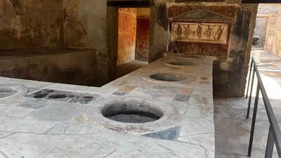 PC: La Brújula Verde Pompeii’s 2,000-year-old mystery vessels finally revealed by 3D scans: How Romans built them, and why their function remains a mystery