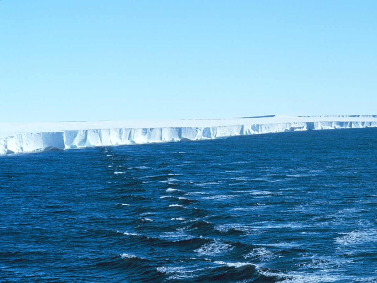Image of Ross Ice Shelf| Image Credit: Wikimedia Commons Ross Ice Shelf