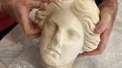PC: The Sun 2,000-year-old Roman marble bust found on Alicante beach may depict the goddess Venus