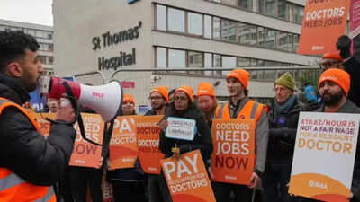 England doctors call off planned strike Resident doctors call off England strike after last-minute government offer; pay deal put to vote