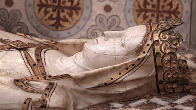 Most powerful queen of Europe unearthed after 700 years: Archaeologists finally opened the tomb of Queen Elisenda in Barcelona